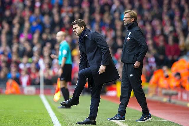 伊朗女足悄悄发出求救手势？